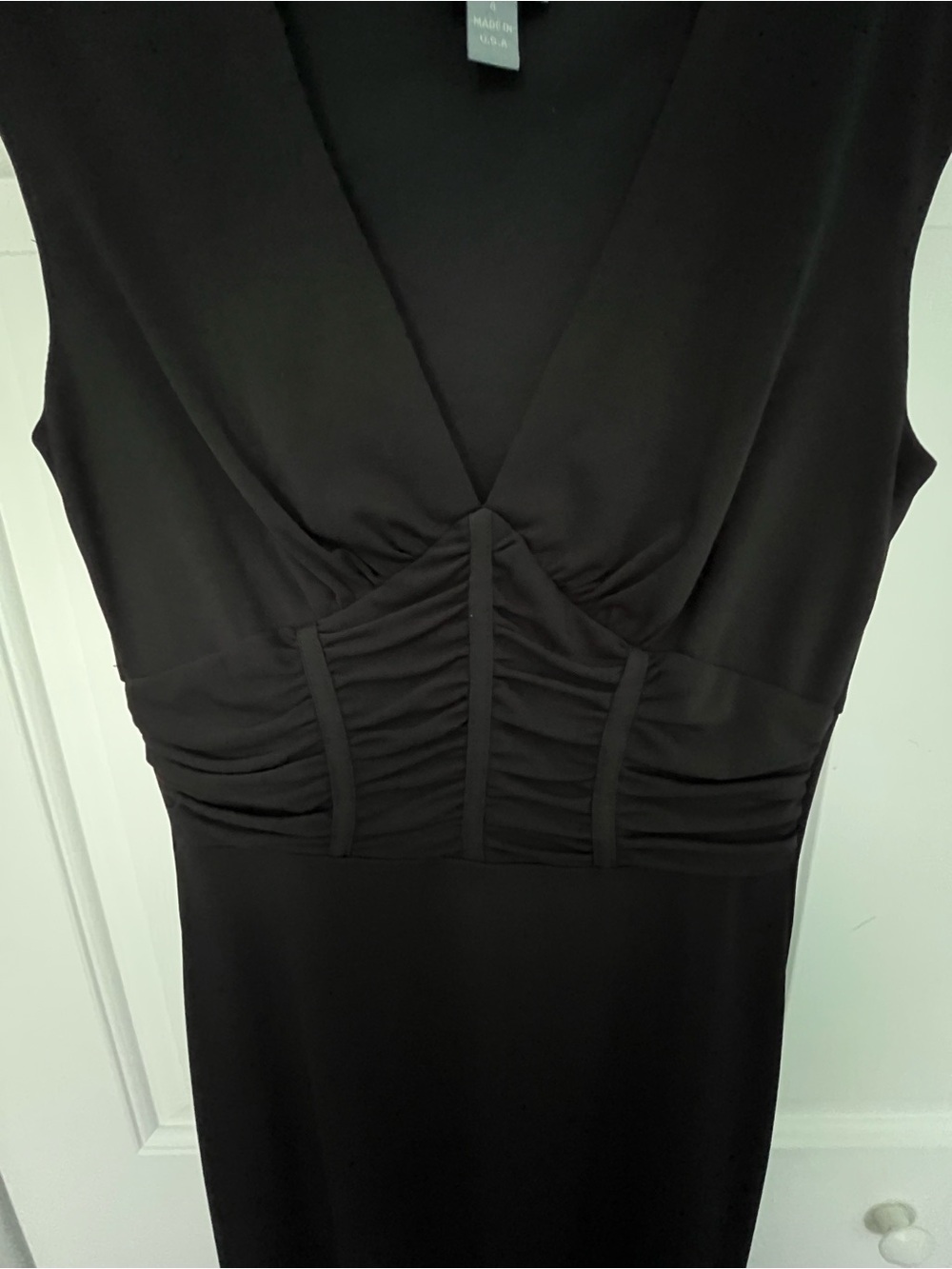 Rabbit Rabbit Rabbit Black Midi V‑Neck Ruched Dress - Picture 3 of 7